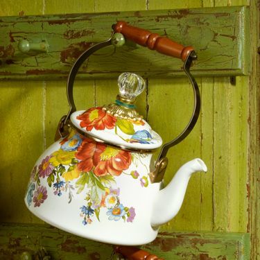 Flower Market 3 Quart Tea Kettle - White